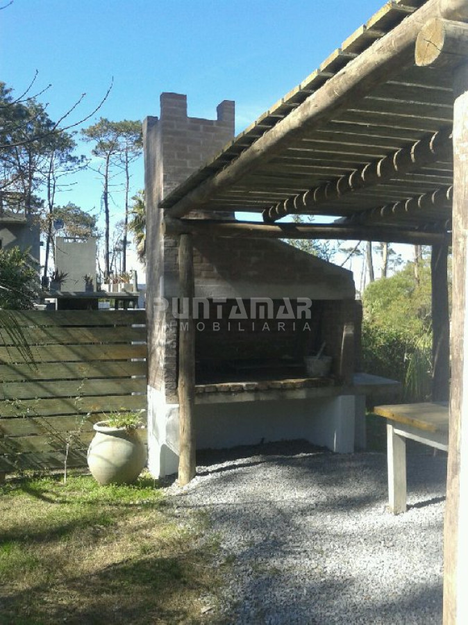 Casa ID.210842 - Casa de 5 dormitorios en alquiler en Montoya