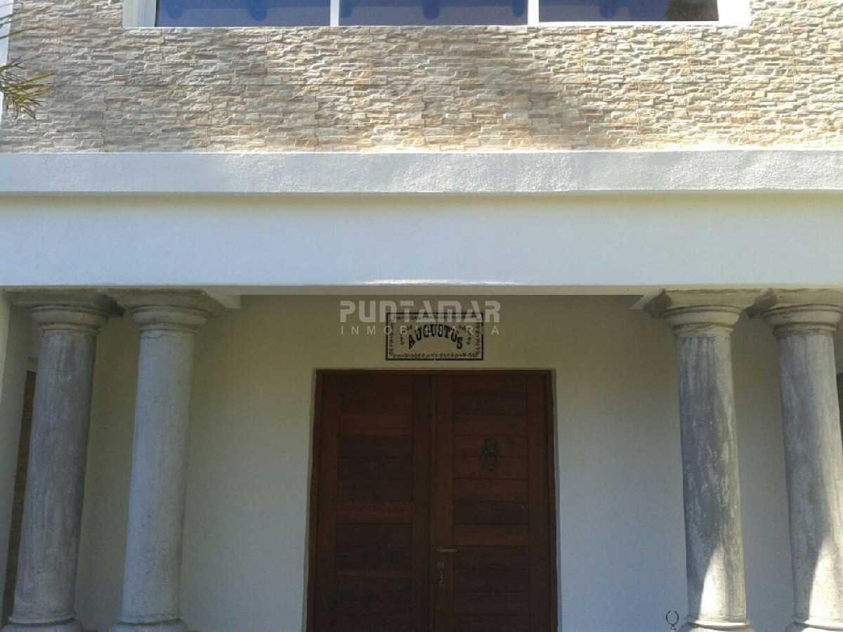 Casa ID.210842 - Casa de 5 dormitorios en alquiler en Montoya