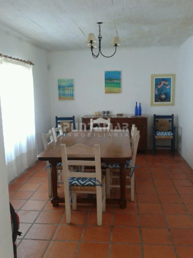 Casa ID.210842 - Casa de 5 dormitorios en alquiler en Montoya