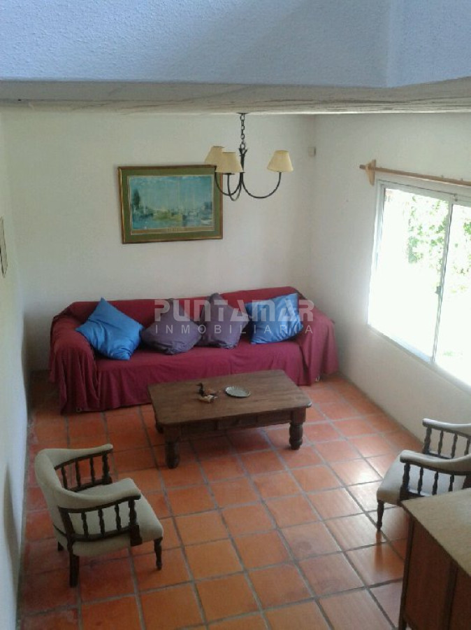 Casa ID.210842 - Casa de 5 dormitorios en alquiler en Montoya