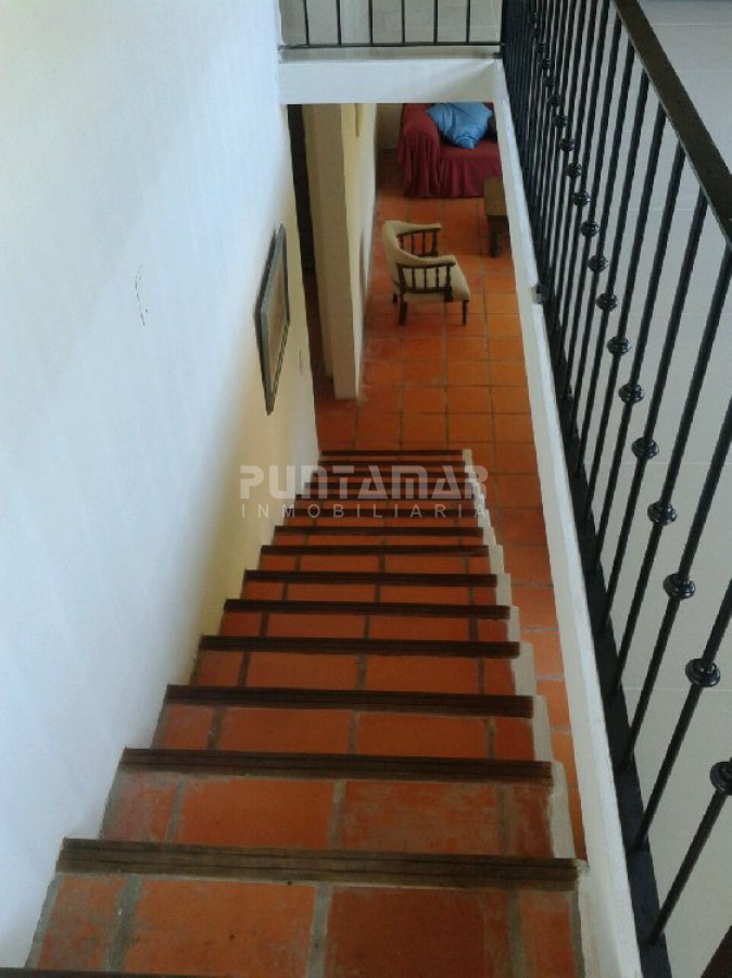 Casa ID.210842 - Casa de 5 dormitorios en alquiler en Montoya