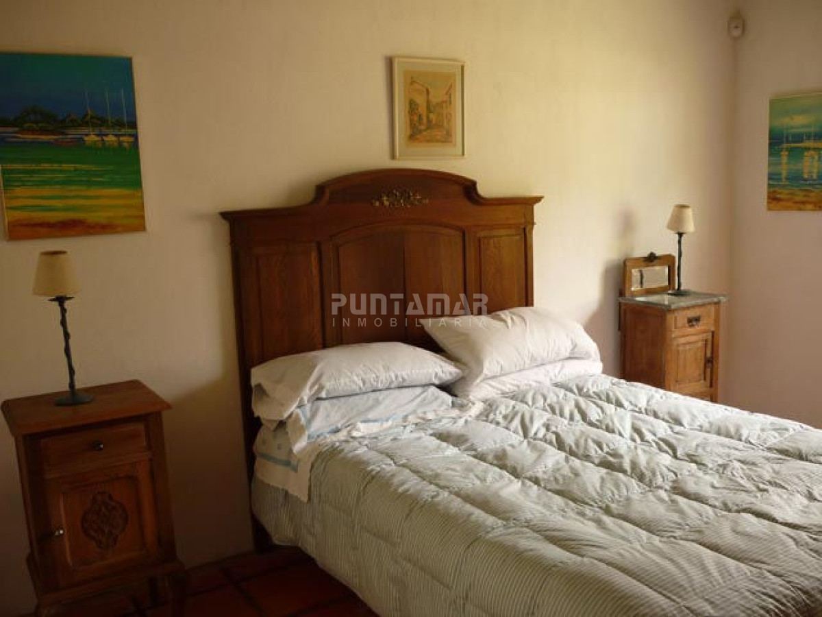 Casa ID.210842 - Casa de 5 dormitorios en alquiler en Montoya