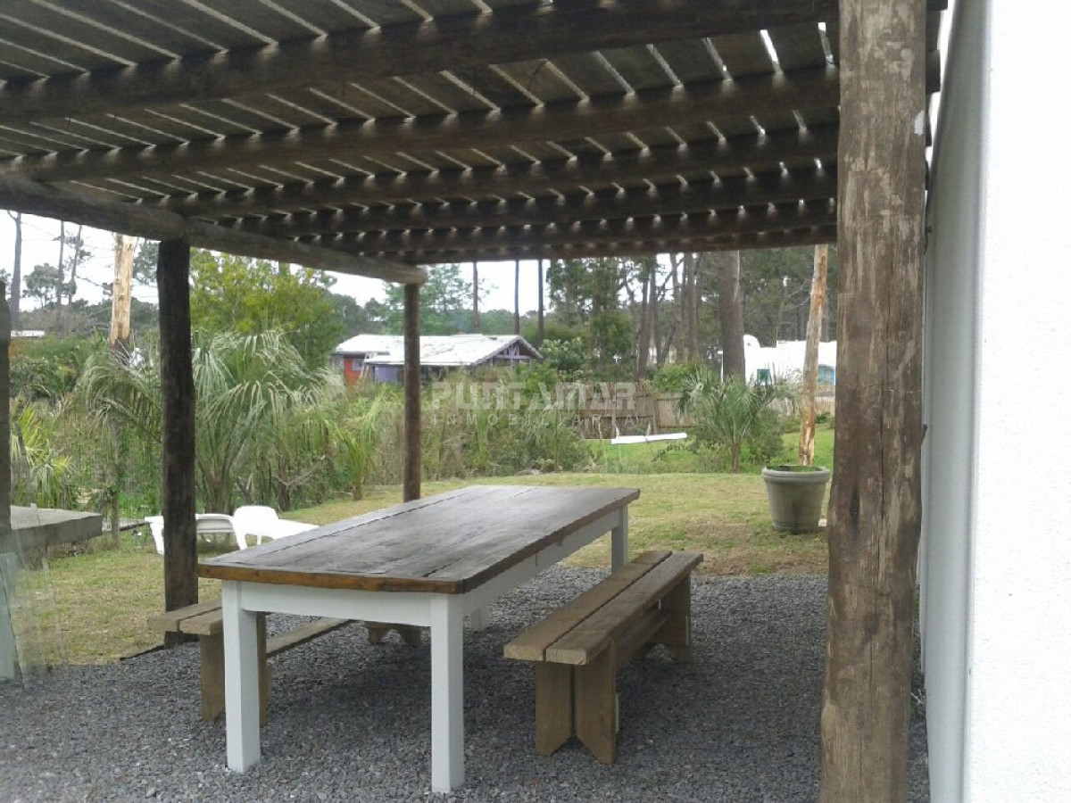 Casa ID.210842 - Casa de 5 dormitorios en alquiler en Montoya