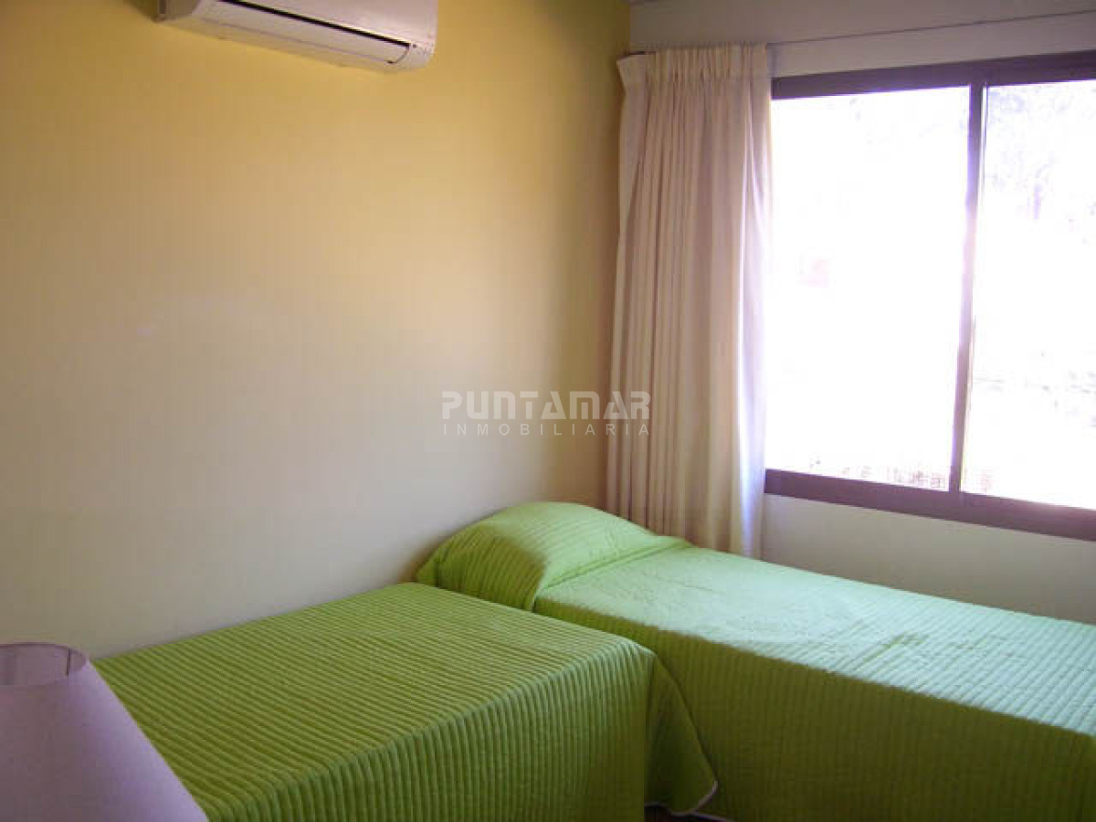 Casa ID.210846 - HERMOSA CASA DE 3 DORMITORIOS CON PISCINA EN MONTOYA 