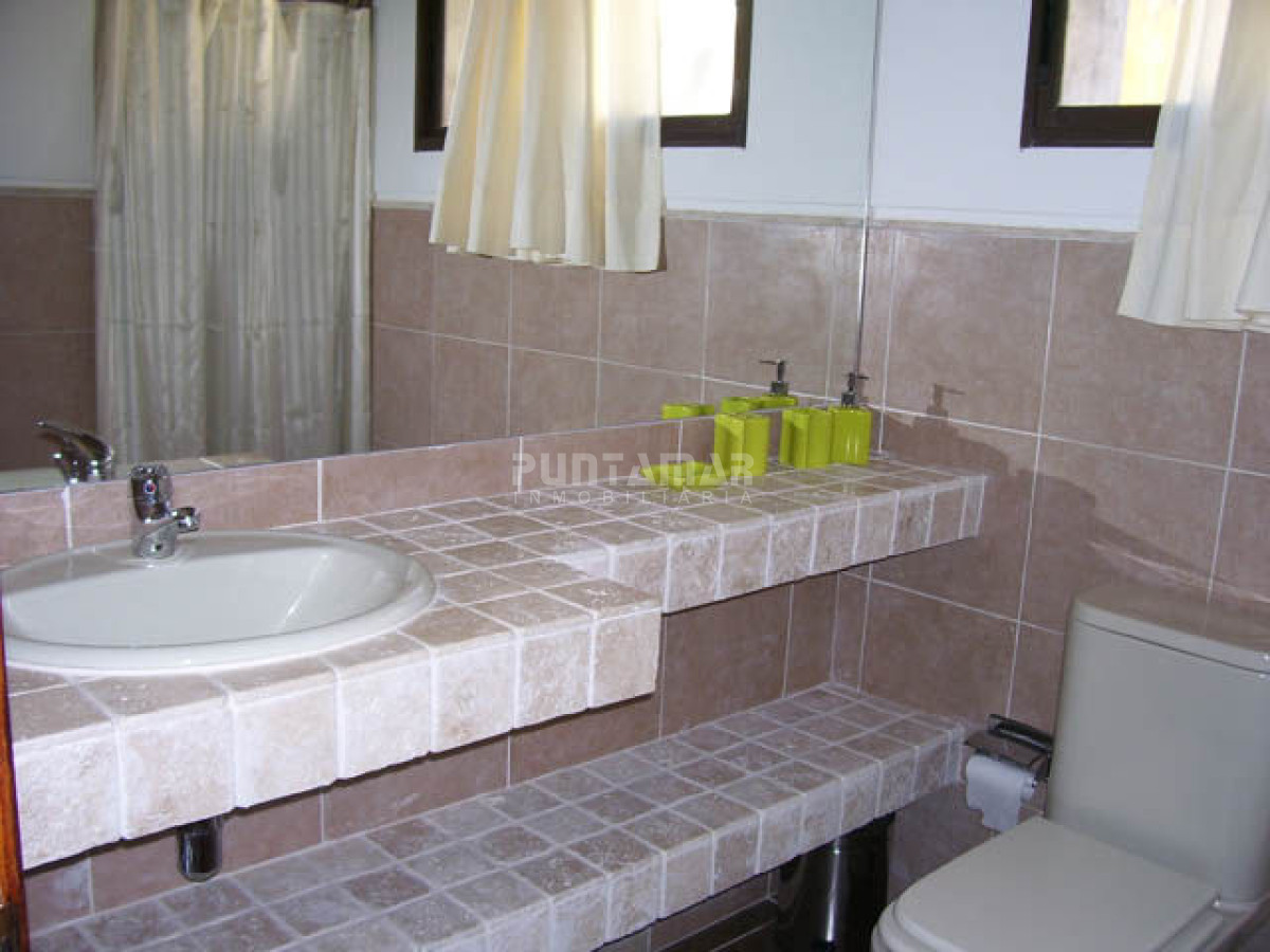 Casa ID.210846 - HERMOSA CASA DE 3 DORMITORIOS CON PISCINA EN MONTOYA 