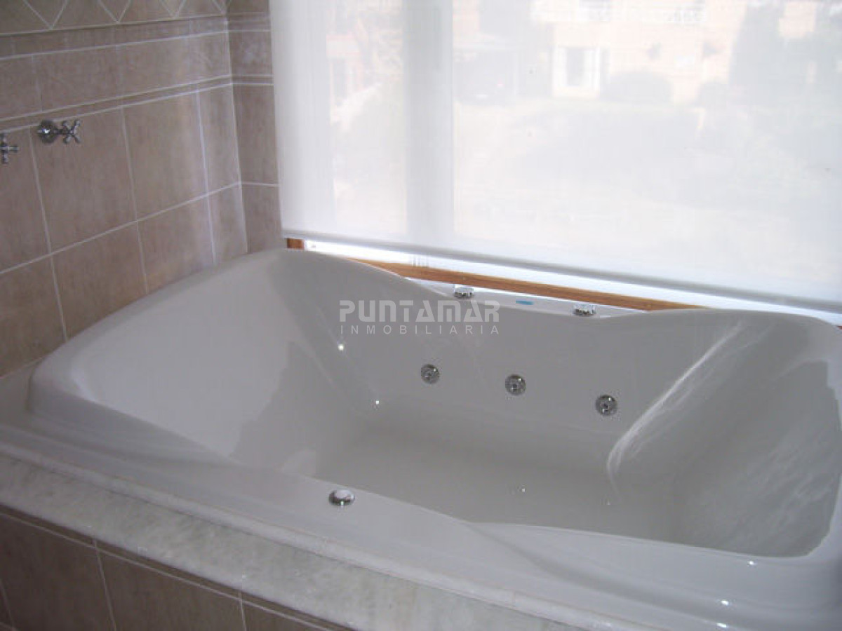 Casa ID.210863 - ESPECTACULAR CASA CON PISCINA Y JACUZZI EN MONTOYA 