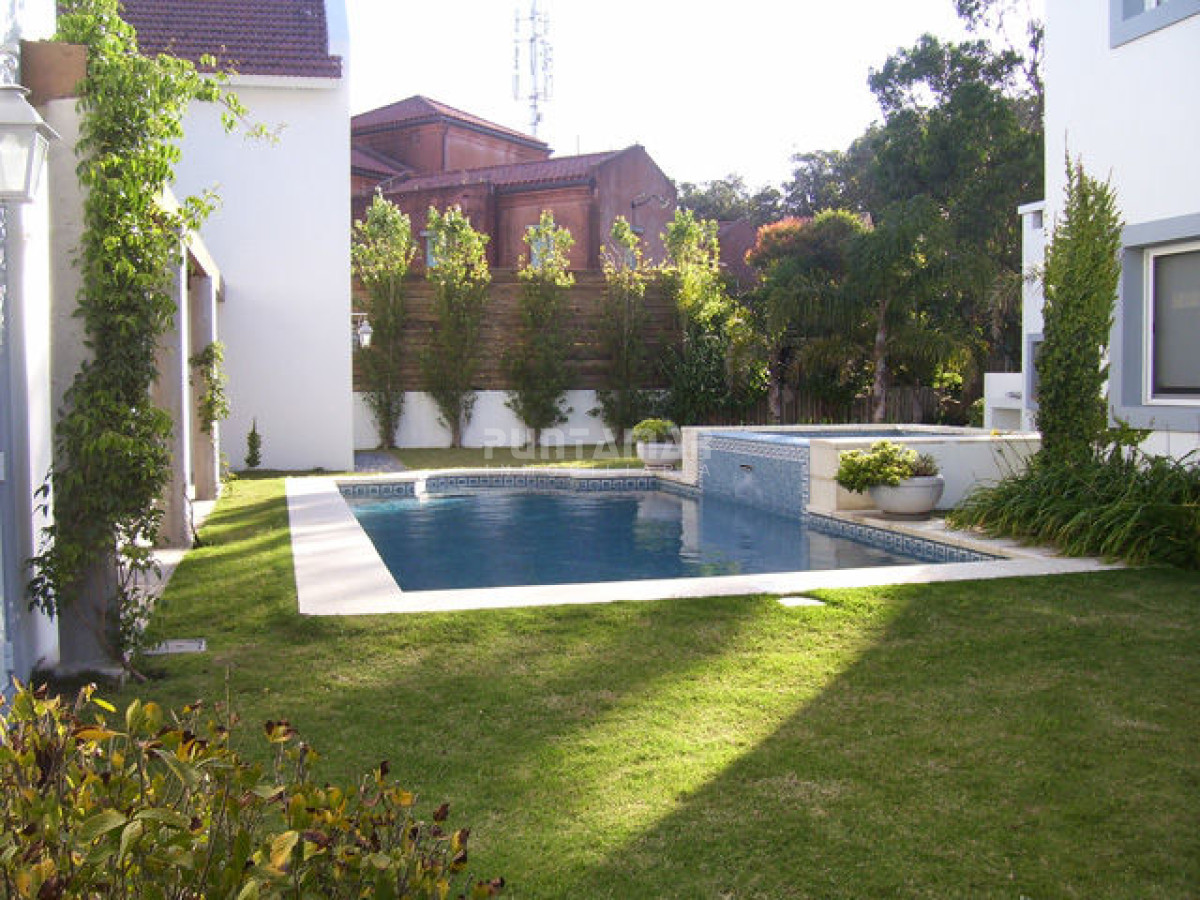 Casa ID.210863 - ESPECTACULAR CASA CON PISCINA Y JACUZZI EN MONTOYA 
