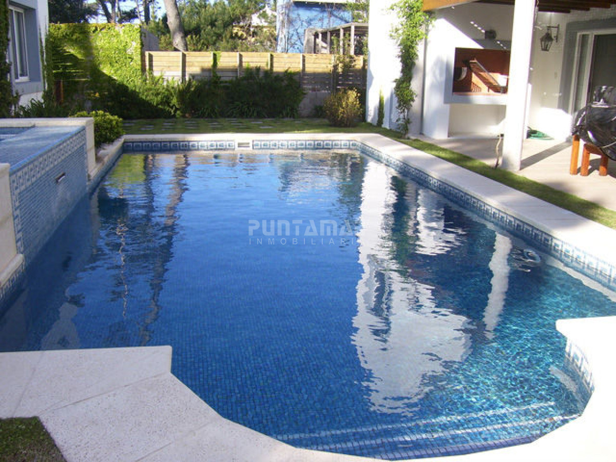 Casa ID.210863 - ESPECTACULAR CASA CON PISCINA Y JACUZZI EN MONTOYA 