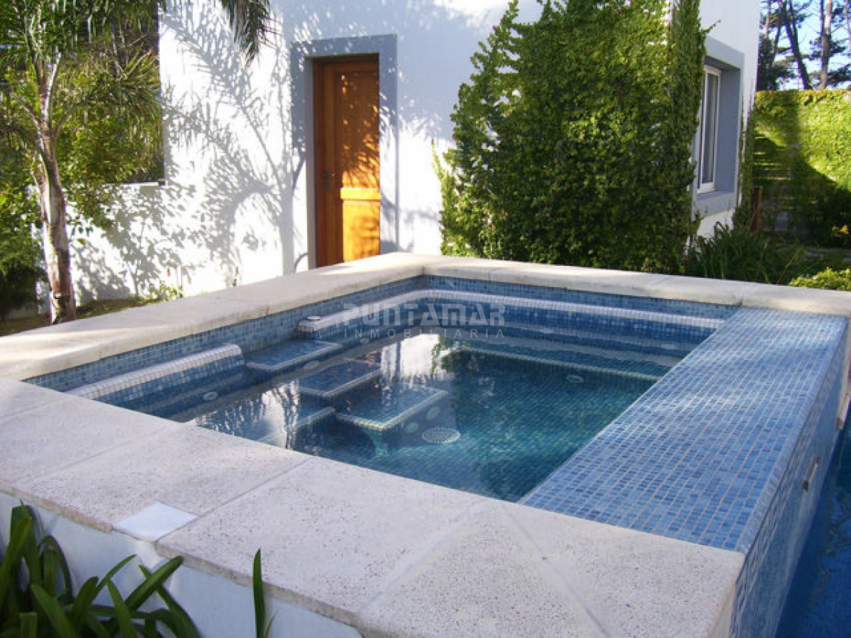 Casa ID.210863 - ESPECTACULAR CASA CON PISCINA Y JACUZZI EN MONTOYA 