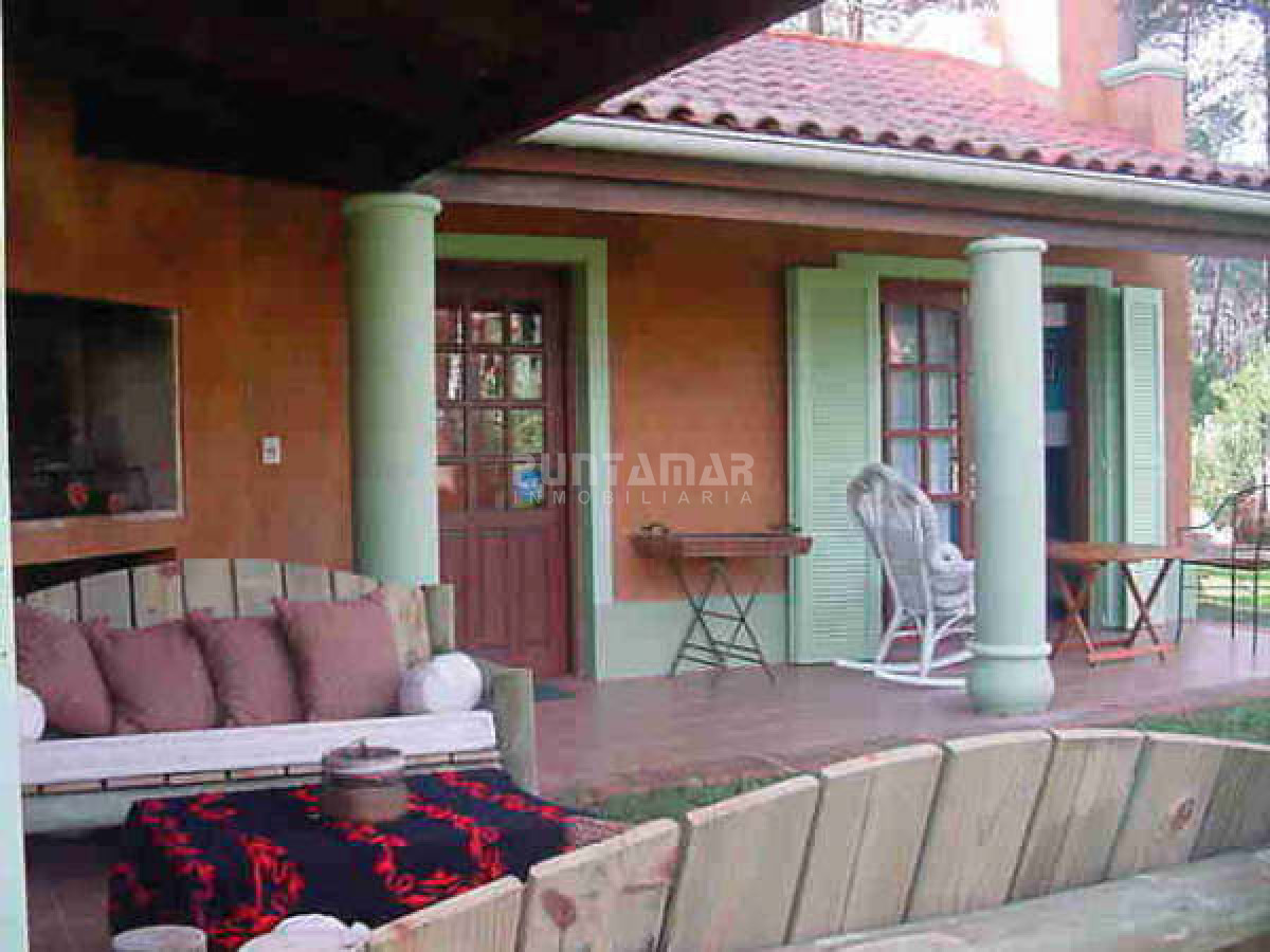 Casa ID.210897 - VENTA  DE CASA EN MOTOYA DE 3 DORMITORIOS  EN MONTOYA