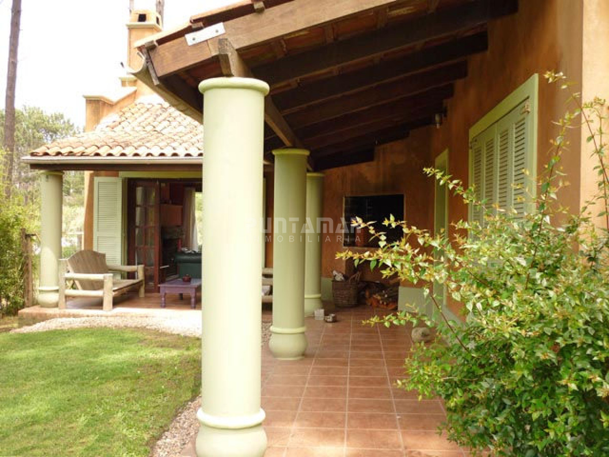 Casa ID.210897 - VENTA  DE CASA EN MOTOYA DE 3 DORMITORIOS  EN MONTOYA