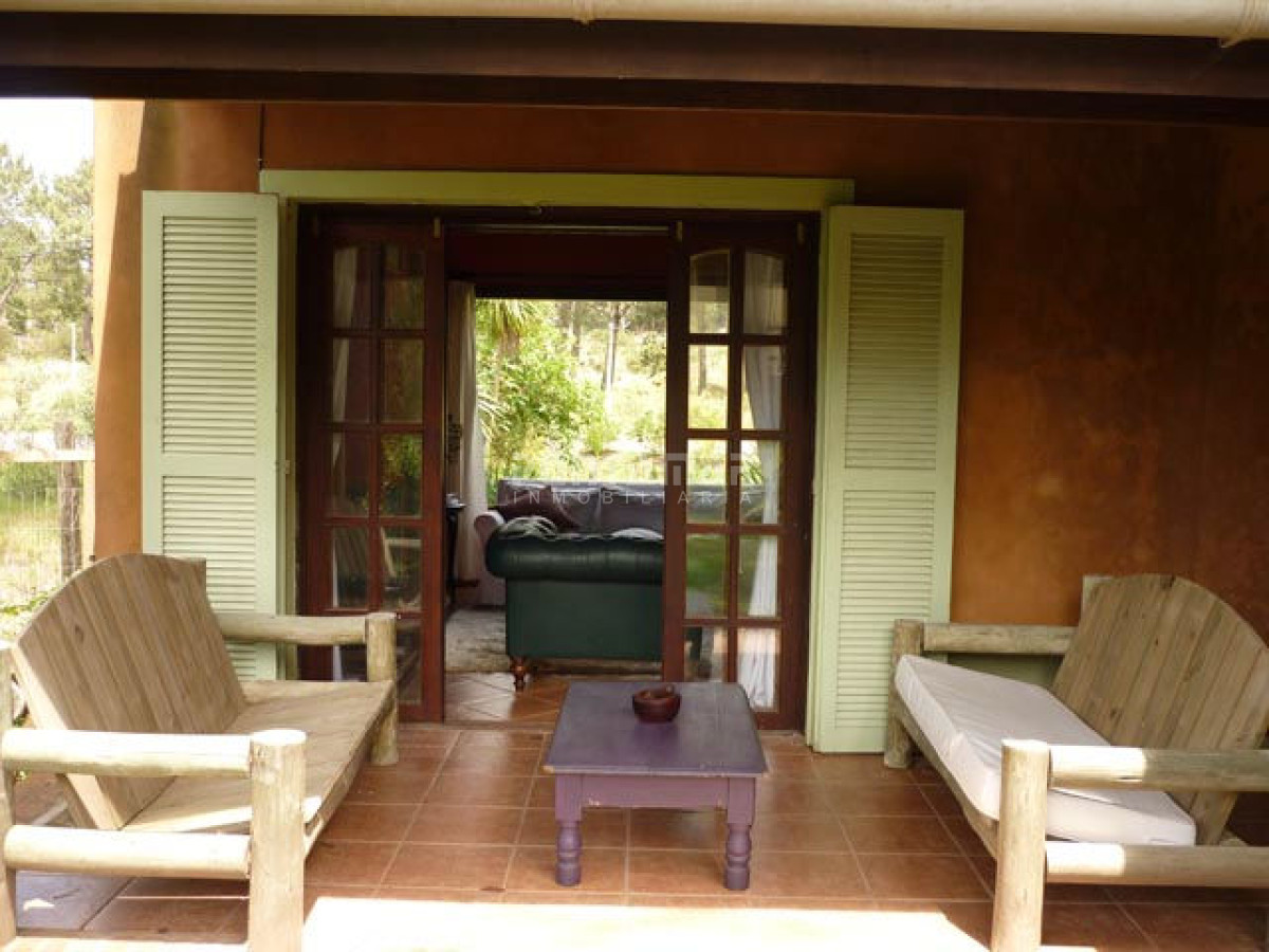 Casa ID.210897 - VENTA  DE CASA EN MOTOYA DE 3 DORMITORIOS  EN MONTOYA