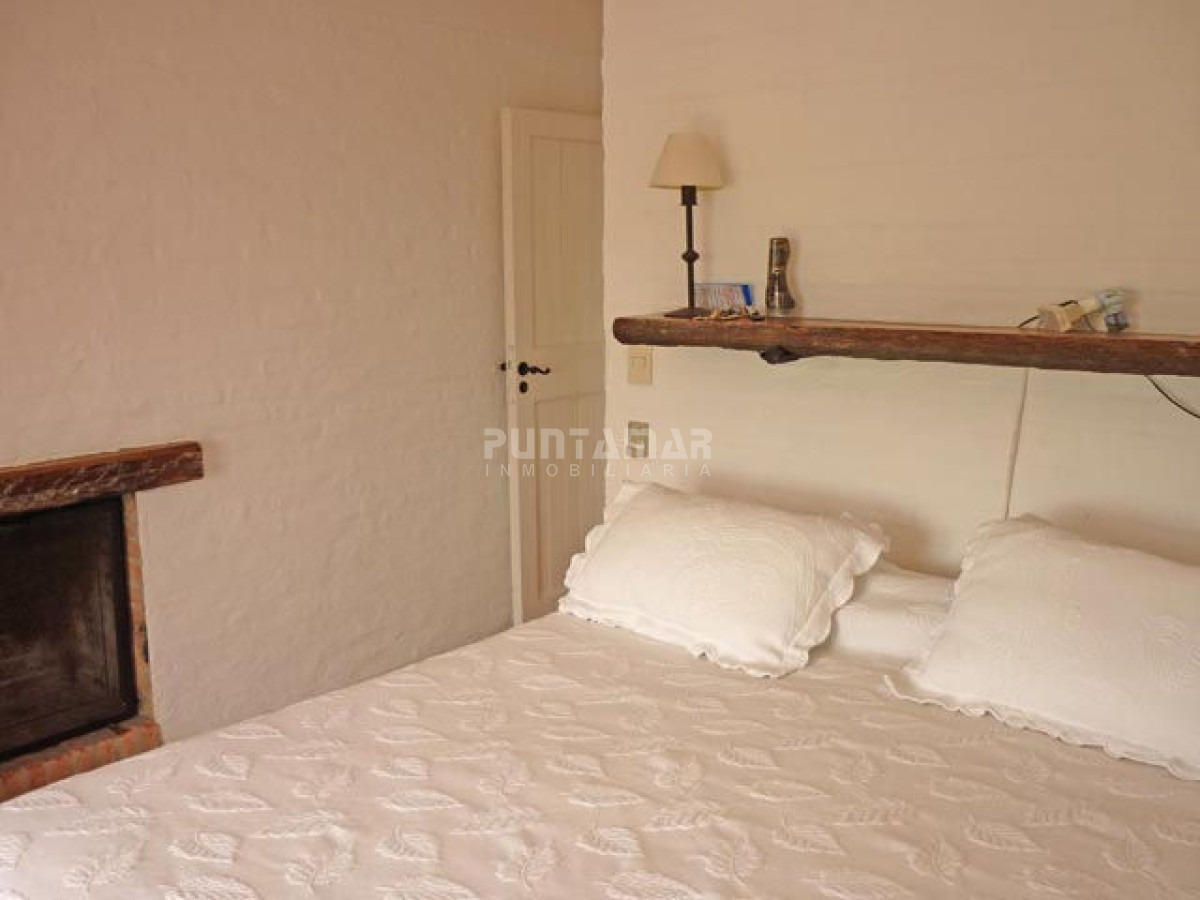 Casa ID.210898 - ALQUILER HERMOSA CASA FRENTE A LA PLAYA DE MONTOYA