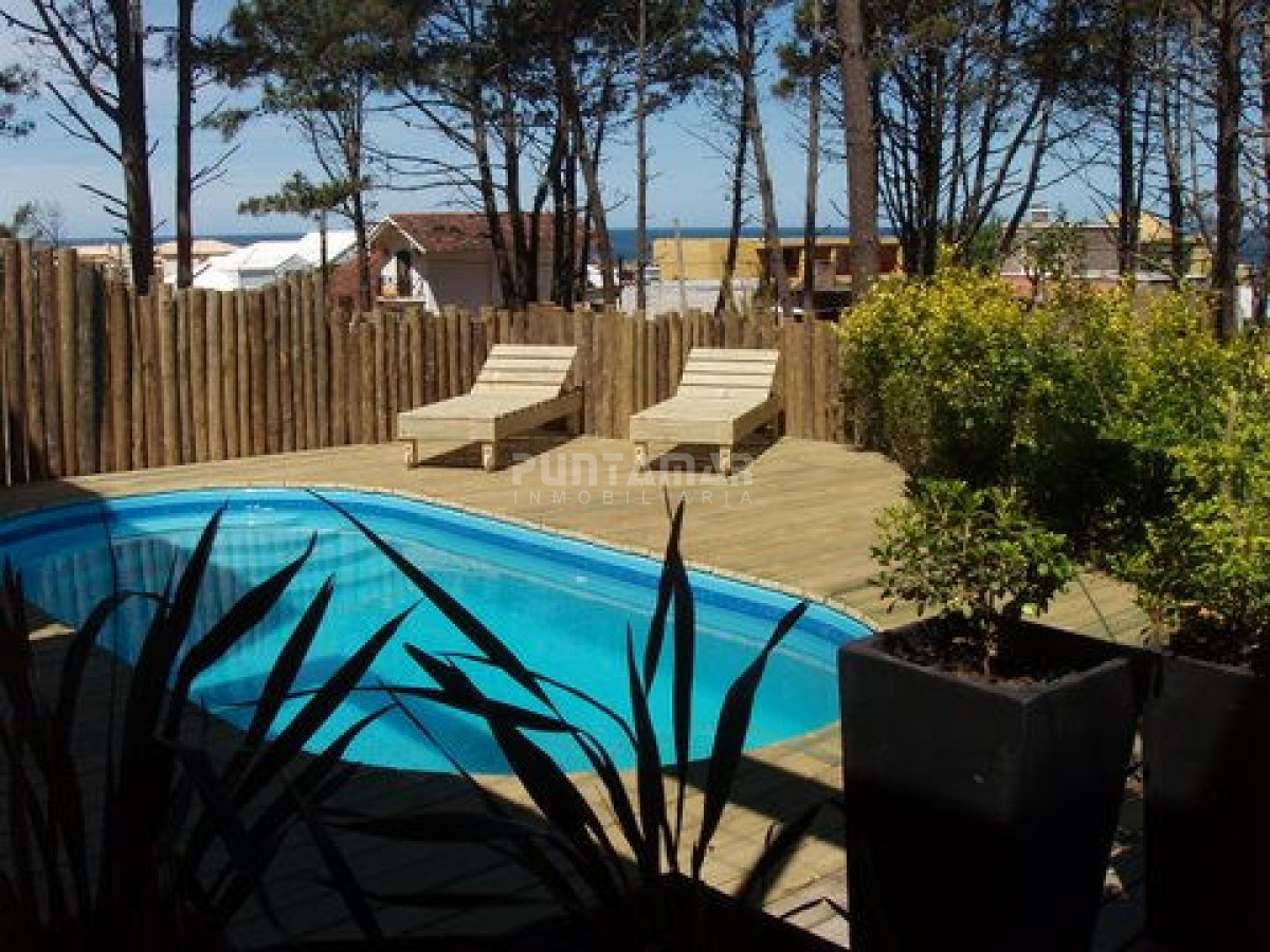 Casa ID.210912 - CASA EN ALQUILER EN MONTOYA DE 5 DORMITORIOS Y PISCINA 