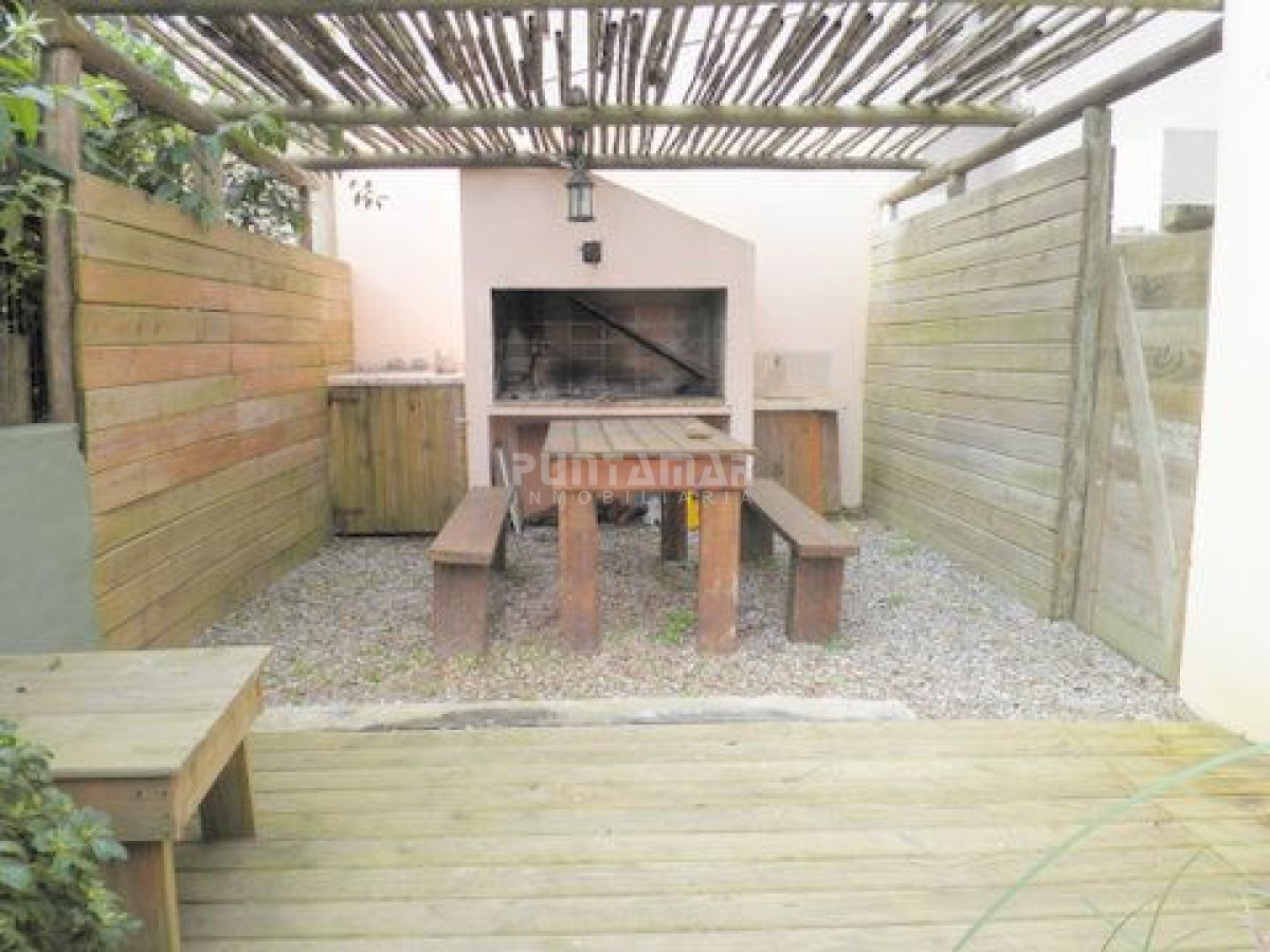 Casa ID.210912 - CASA EN ALQUILER EN MONTOYA DE 5 DORMITORIOS Y PISCINA 