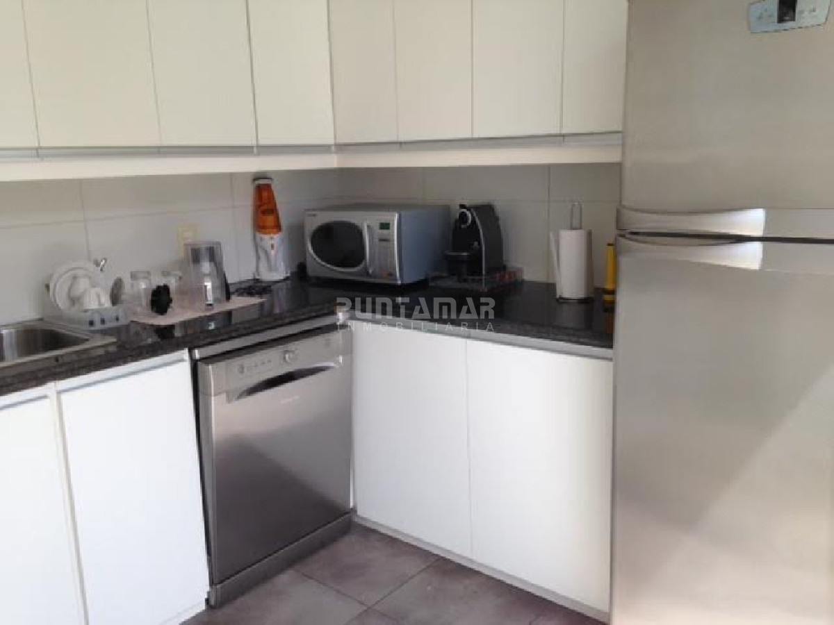 Casa ID.210933 - Casa en alquiler en La Barra, 4 dormitorios, piscina