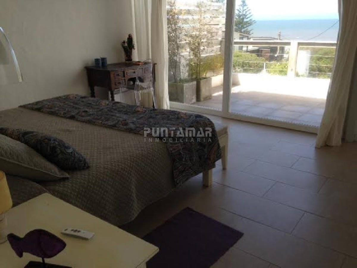 Casa ID.210933 - Casa en alquiler en La Barra, 4 dormitorios, piscina