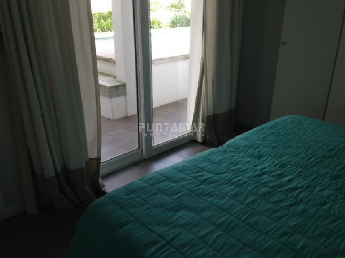 Casa ID.210933 - Casa en alquiler en La Barra, 4 dormitorios, piscina