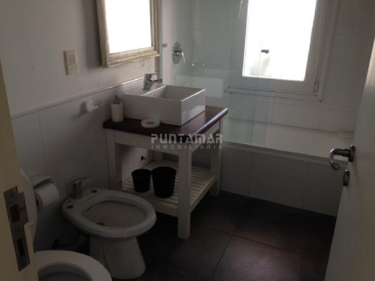 Casa ID.210933 - Casa en alquiler en La Barra, 4 dormitorios, piscina