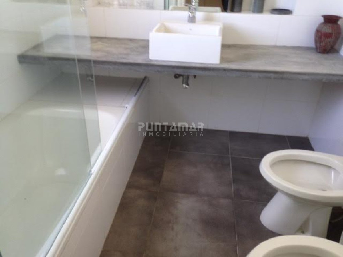 Casa ID.210933 - Casa en alquiler en La Barra, 4 dormitorios, piscina
