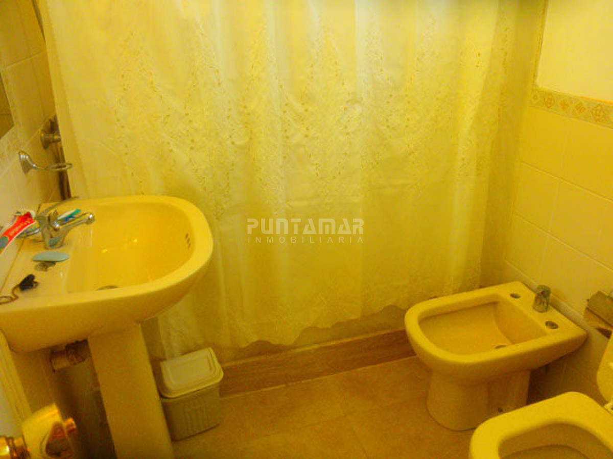 Casa ID.210966 - MONTOYA A 3 CUADRAS DEL MAR Y UNA DEL MANTRA