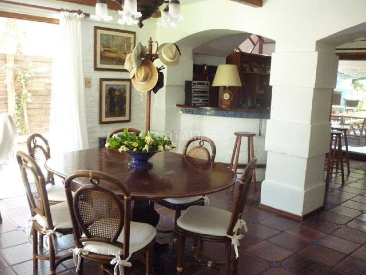 Casa ID.210973 - Casa en alquiler en Montoya, La Barra