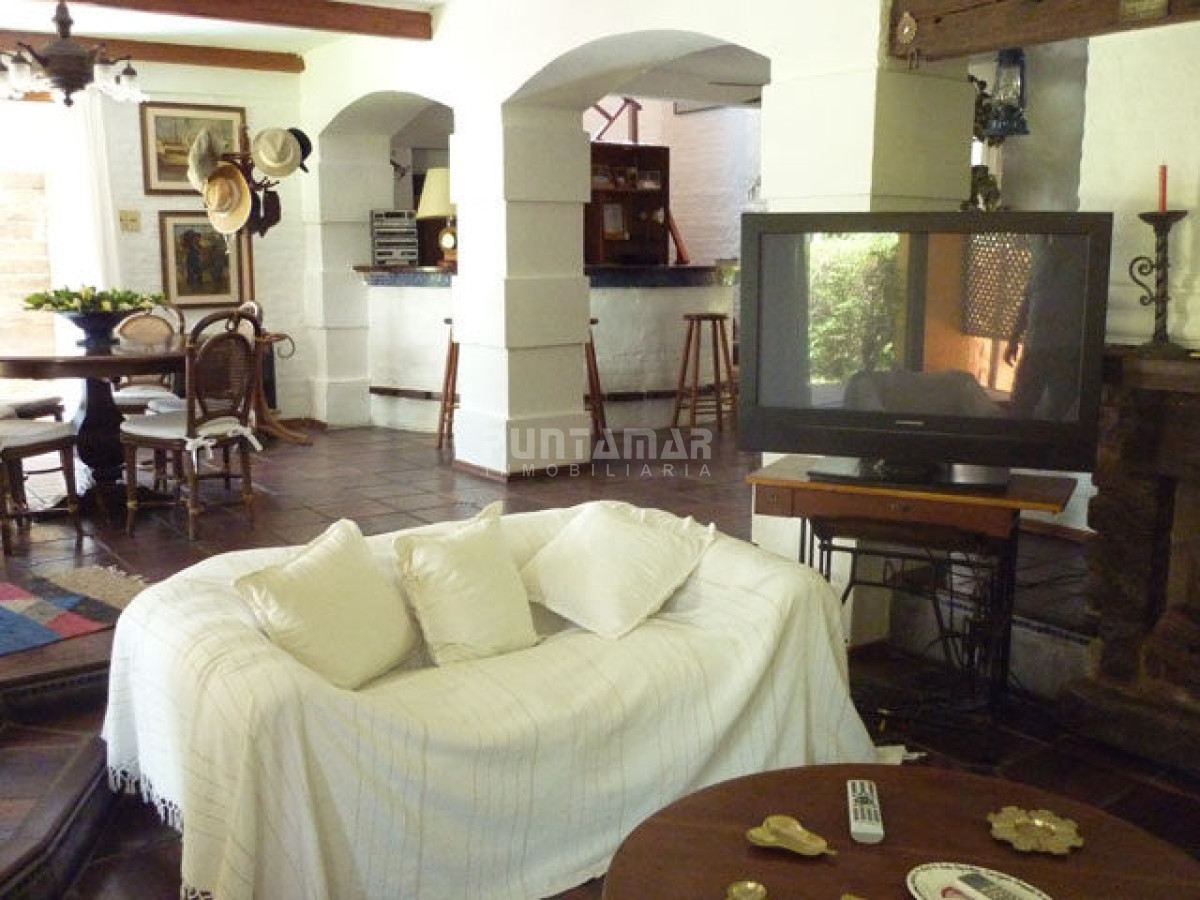 Casa ID.210973 - Casa en alquiler en Montoya, La Barra