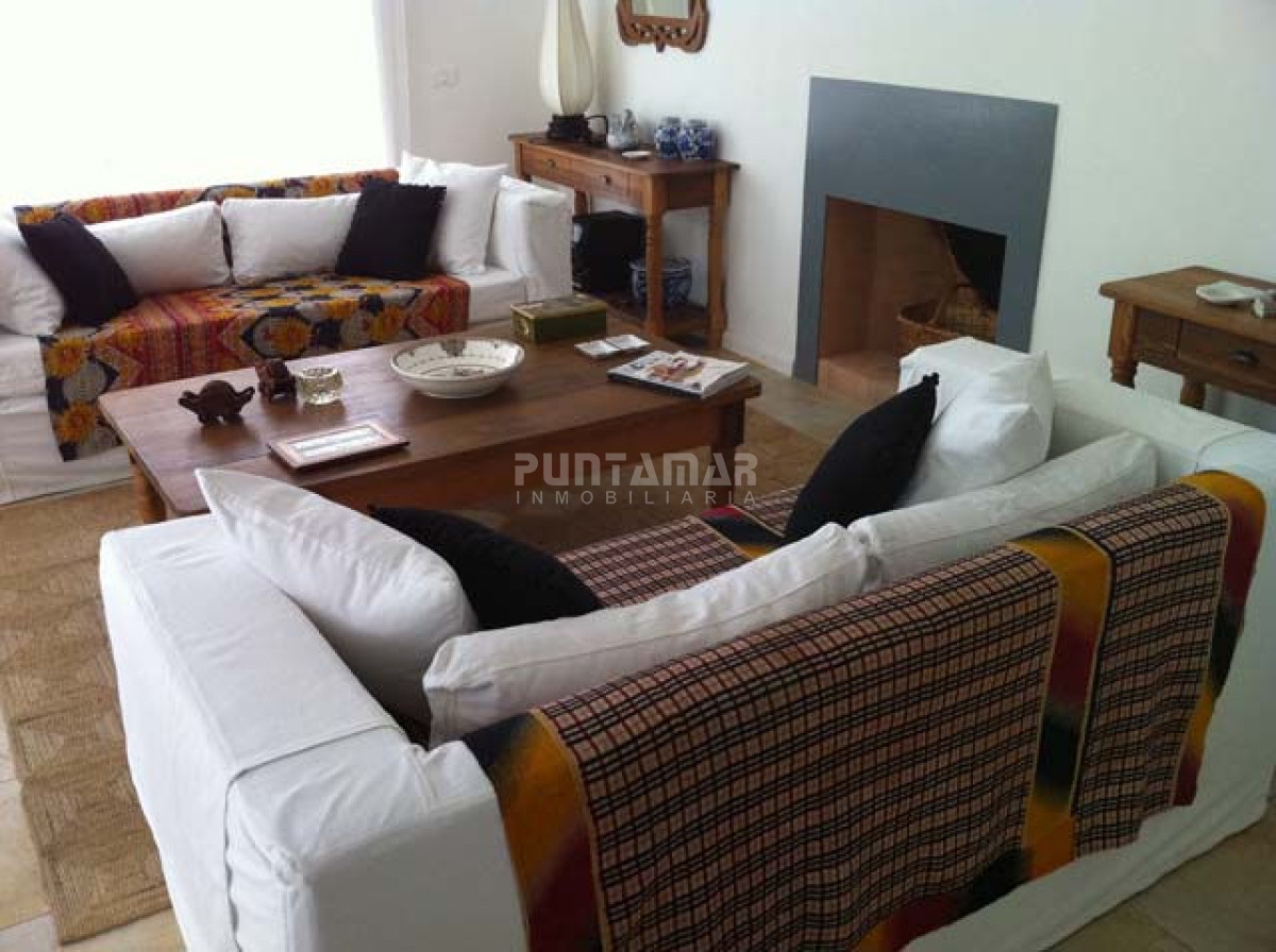 Casa ID.210985 - HERMOSA CASA 4 DORM EN EL CORAZON DE LA BARRA 400 MTS DEL MAR