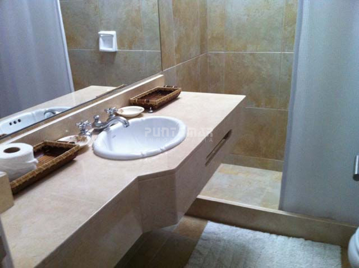 Casa ID.210985 - HERMOSA CASA 4 DORM EN EL CORAZON DE LA BARRA 400 MTS DEL MAR