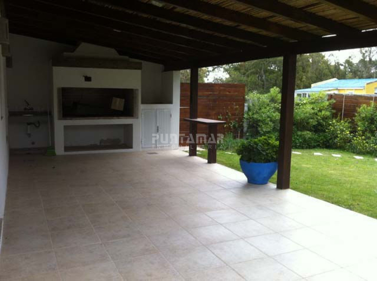 Casa ID.210985 - HERMOSA CASA 4 DORM EN EL CORAZON DE LA BARRA 400 MTS DEL MAR