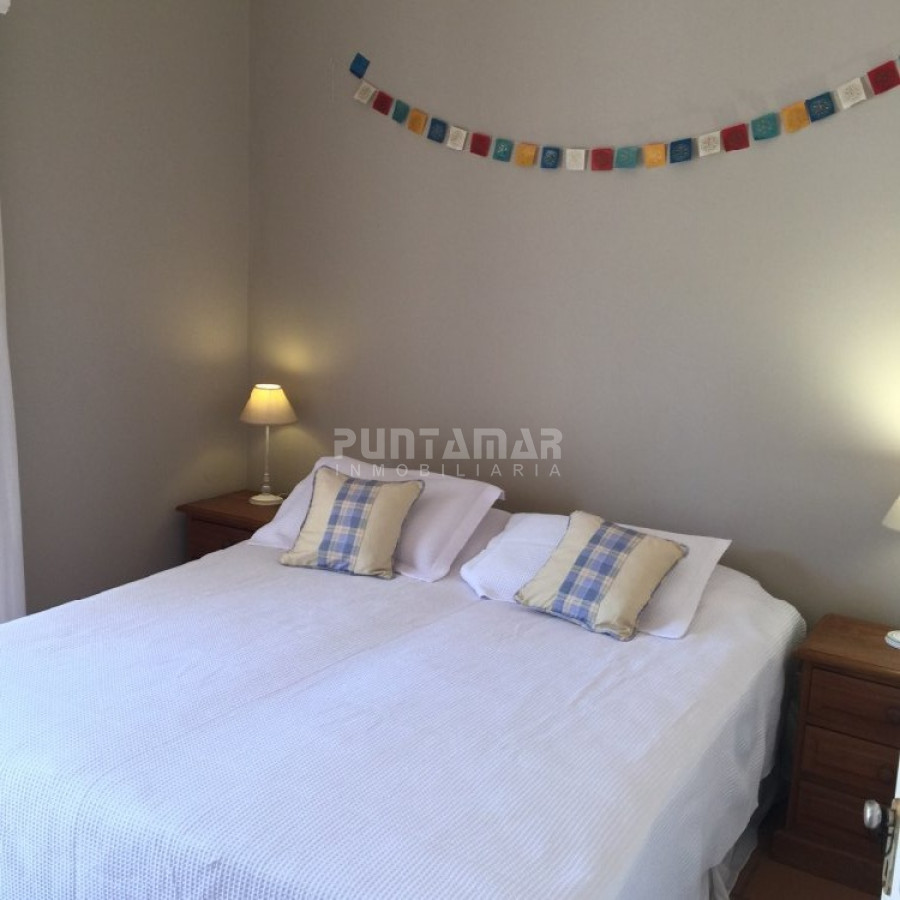 Casa ID.210352 - VENTA DE CASA EN PLAYA MANSA 5 DORMITORIOS