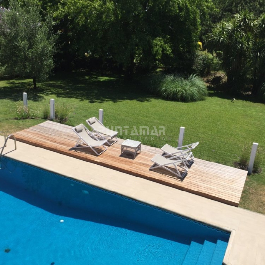 Casa ID.210352 - VENTA DE CASA EN PLAYA MANSA 5 DORMITORIOS