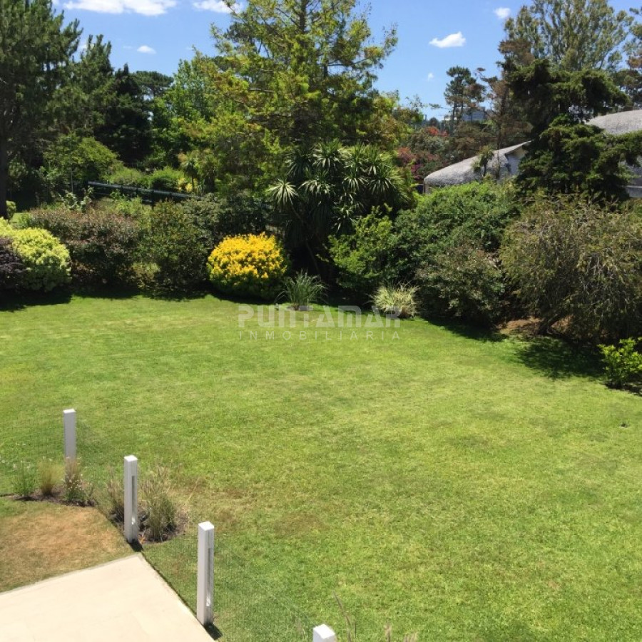 Casa ID.210352 - VENTA DE CASA EN PLAYA MANSA 5 DORMITORIOS