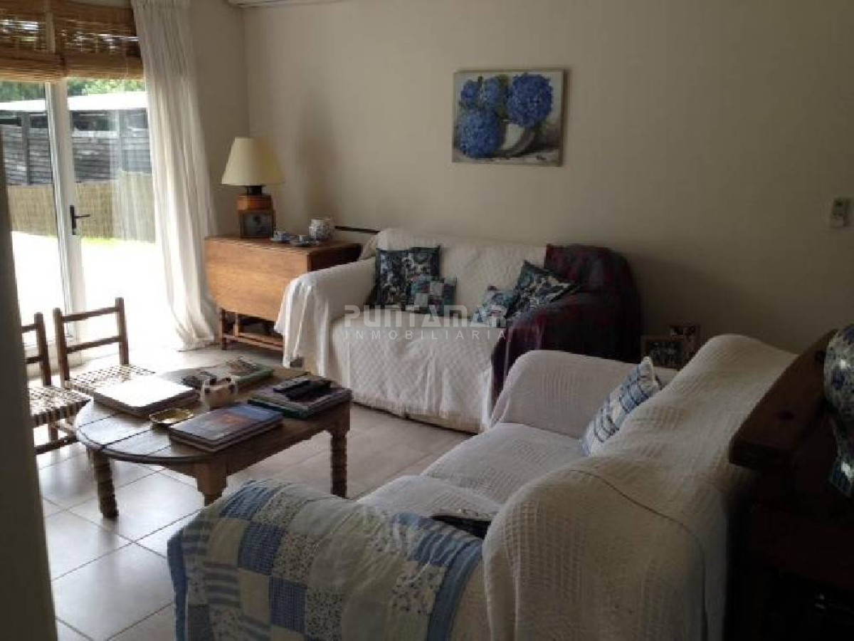 Casa ID.211041 - ALQUILER MUY LINDA CASA EN LA BARRA 3 DORMITORIOS 2 BAÑOS 