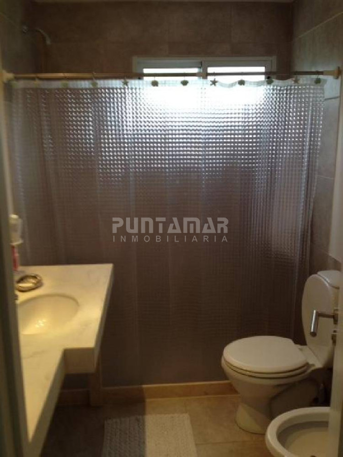 Casa ID.211041 - ALQUILER MUY LINDA CASA EN LA BARRA 3 DORMITORIOS 2 BAÑOS 