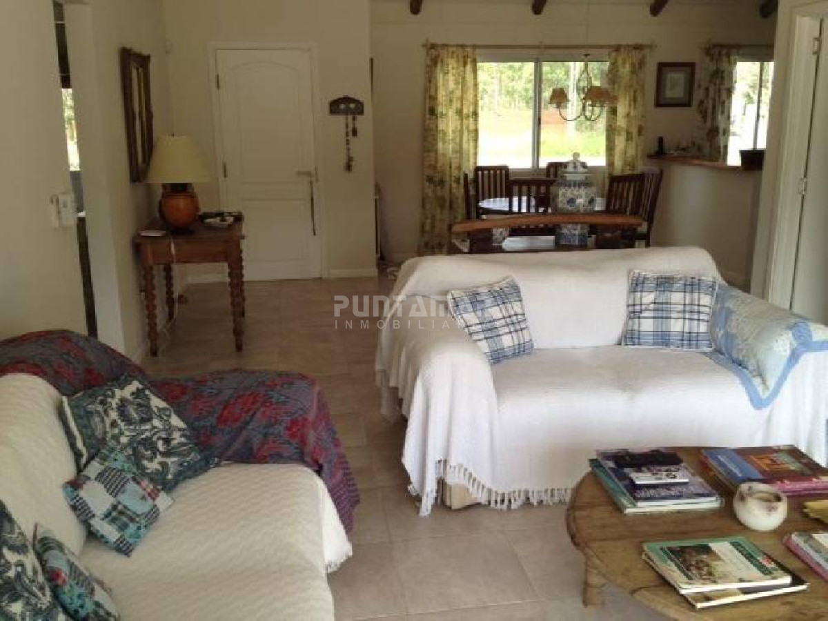 Casa ID.211041 - ALQUILER MUY LINDA CASA EN LA BARRA 3 DORMITORIOS 2 BAÑOS 