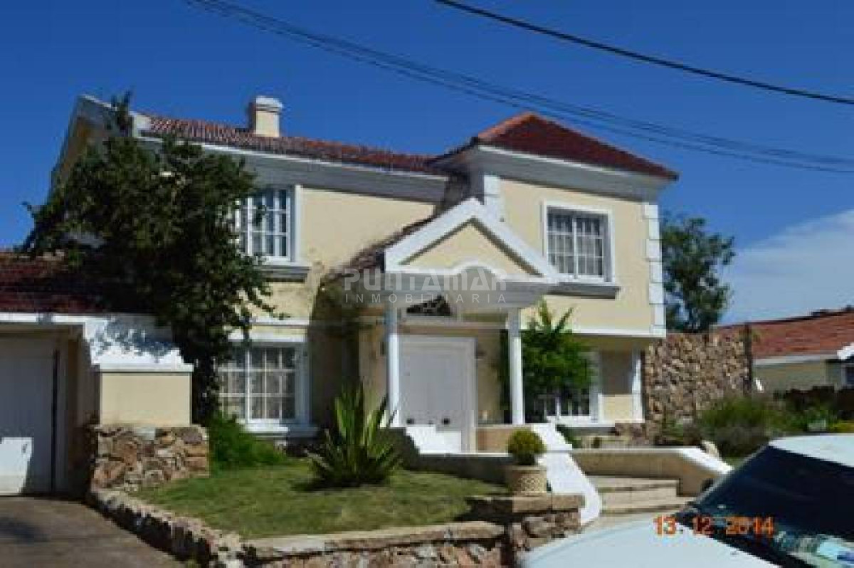 Casa ID.211045 - Casa en Pinares, 3 dormitorios *