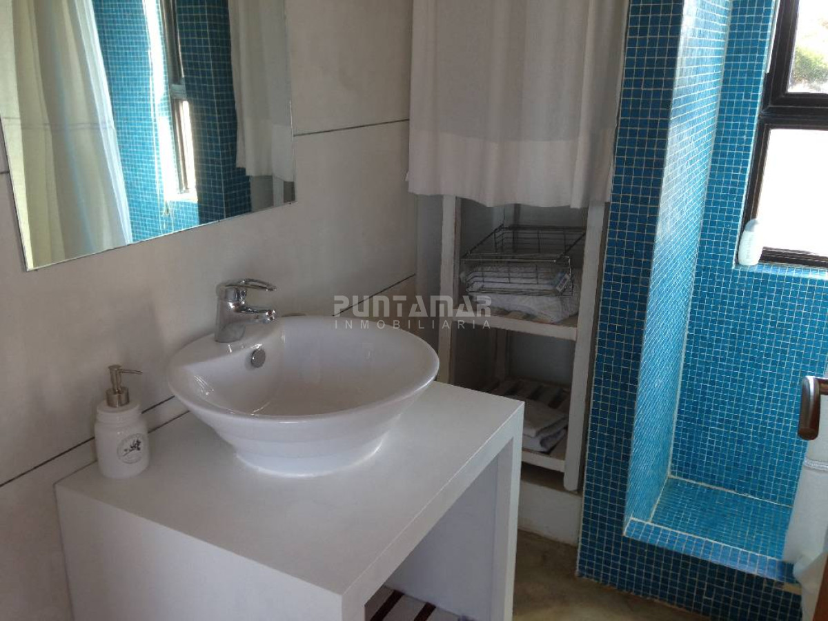 Casa ID.211059 - ALQUILER DE CASA EN MANANTIALES 4 DORMITORIOS