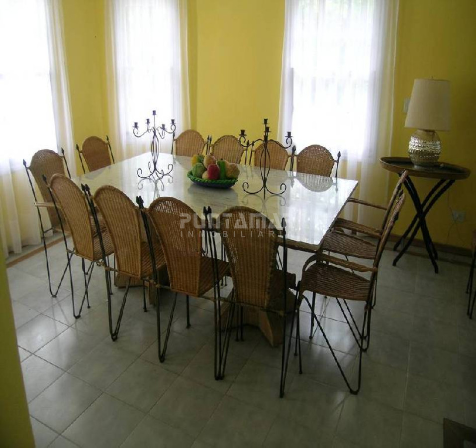 Casa ID.211071 - MUY LINDA CASA DE 4 DORMITORIOS CON PISCINA EN LA BARRA 