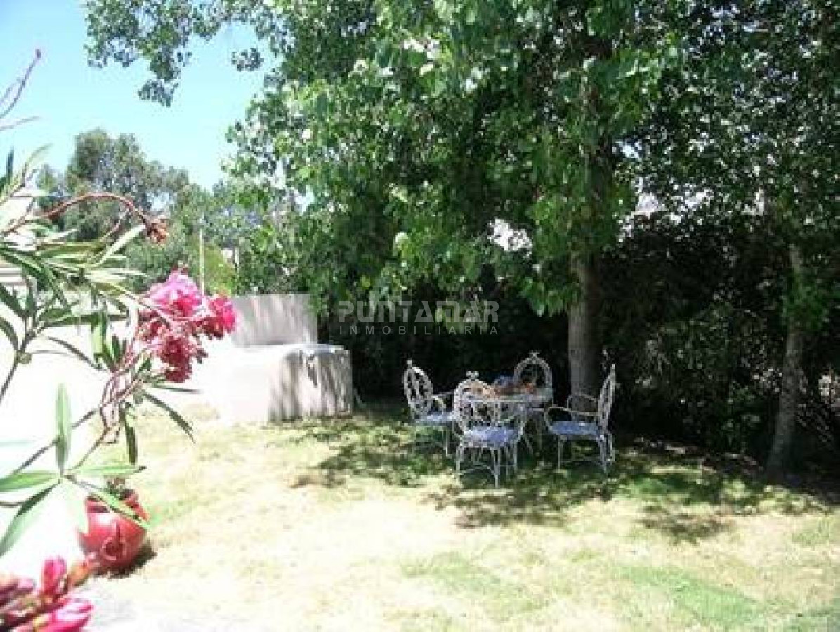 Casa ID.211071 - MUY LINDA CASA DE 4 DORMITORIOS CON PISCINA EN LA BARRA 