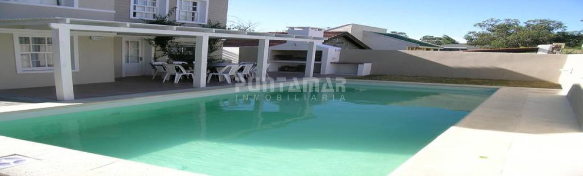 Casa ID.211071 - MUY LINDA CASA DE 4 DORMITORIOS CON PISCINA EN LA BARRA 