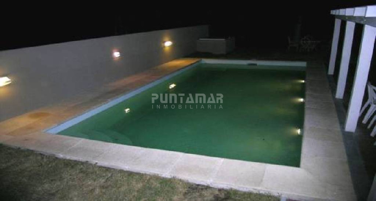 Casa ID.211071 - MUY LINDA CASA DE 4 DORMITORIOS CON PISCINA EN LA BARRA 