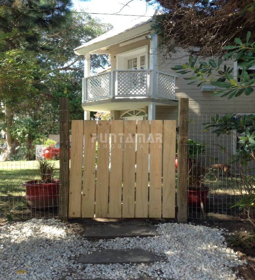 Casa ID.211071 - MUY LINDA CASA DE 4 DORMITORIOS CON PISCINA EN LA BARRA 