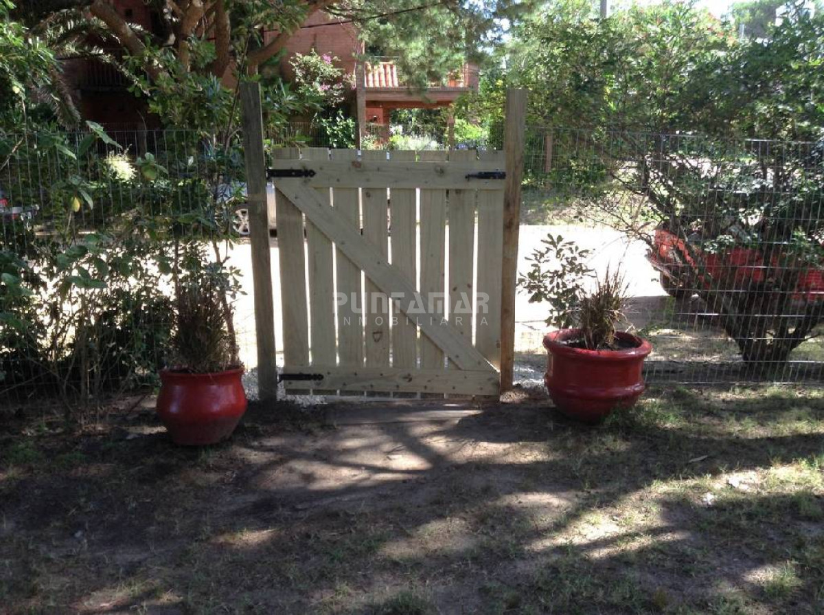 Casa ID.211071 - MUY LINDA CASA DE 4 DORMITORIOS CON PISCINA EN LA BARRA 