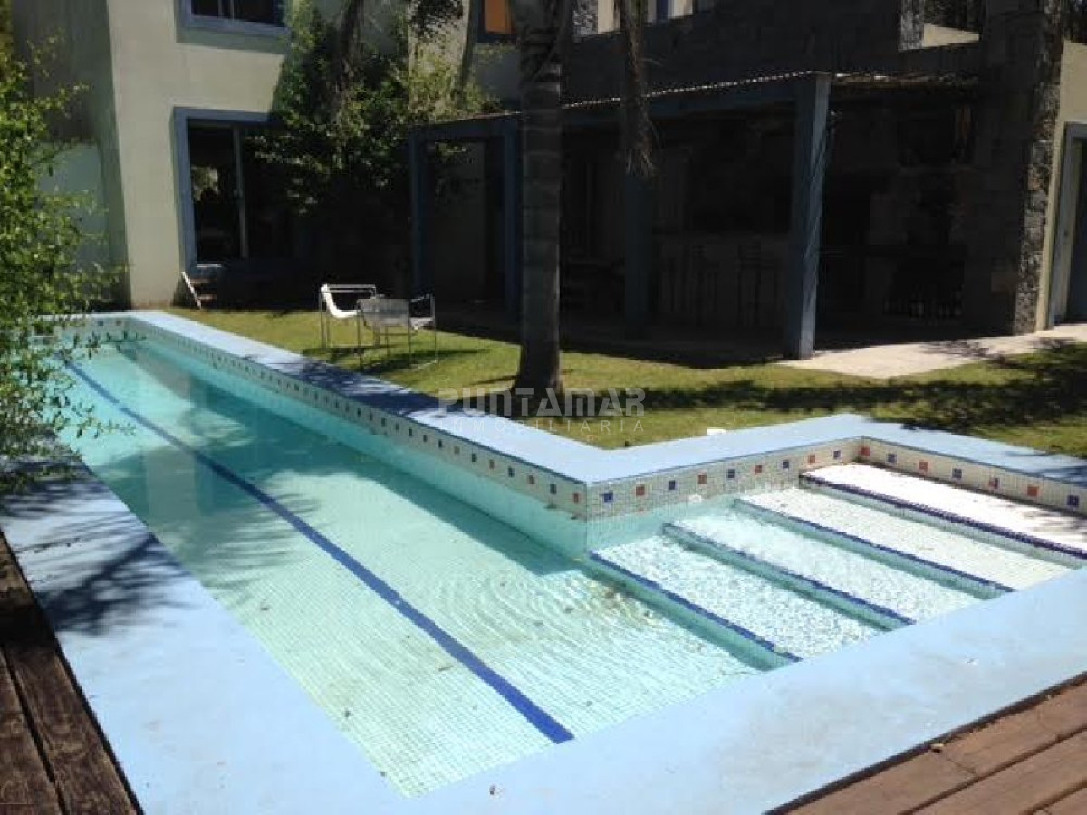 Casa ID.211117 - HERMOSA CASA DE 3 DORMITORIOS EN MONTOYA CON PISCINA Y A METROS DE LA PLAYA