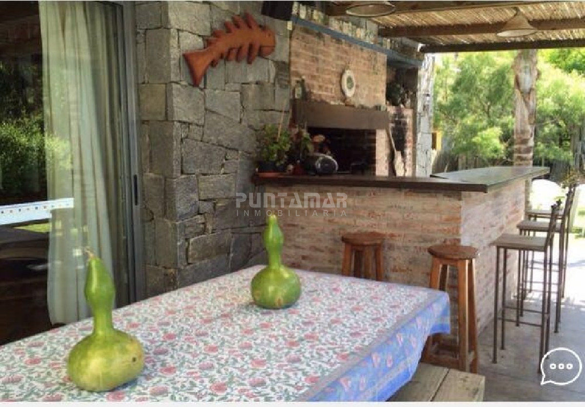 Casa ID.211117 - HERMOSA CASA DE 3 DORMITORIOS EN MONTOYA CON PISCINA Y A METROS DE LA PLAYA