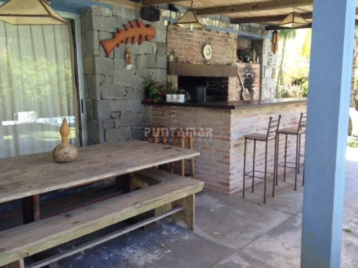 Casa ID.211117 - HERMOSA CASA DE 3 DORMITORIOS EN MONTOYA CON PISCINA Y A METROS DE LA PLAYA