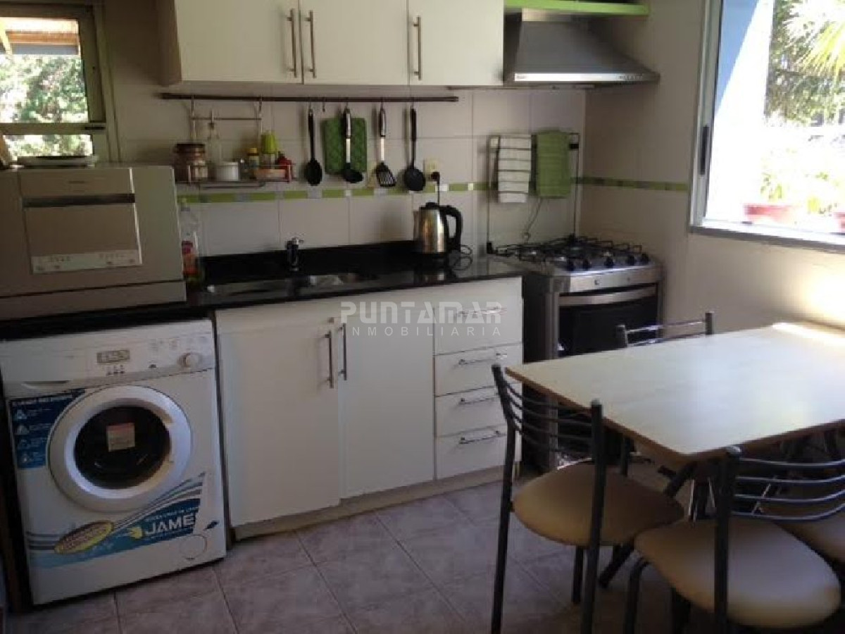 Casa ID.211117 - HERMOSA CASA DE 3 DORMITORIOS EN MONTOYA CON PISCINA Y A METROS DE LA PLAYA