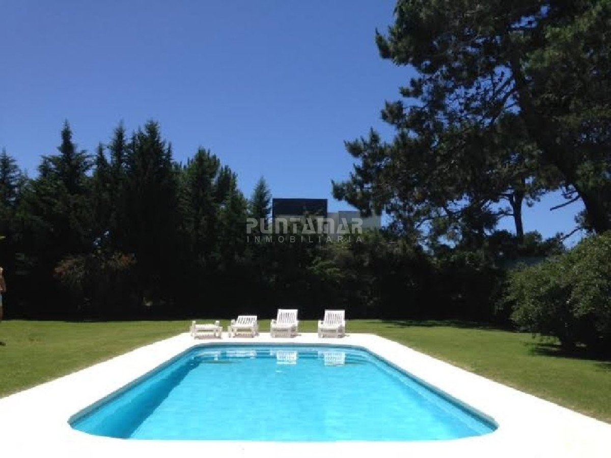 Casa ID.211121 - Casa en alquiler, Rincón del Indio con Piscina