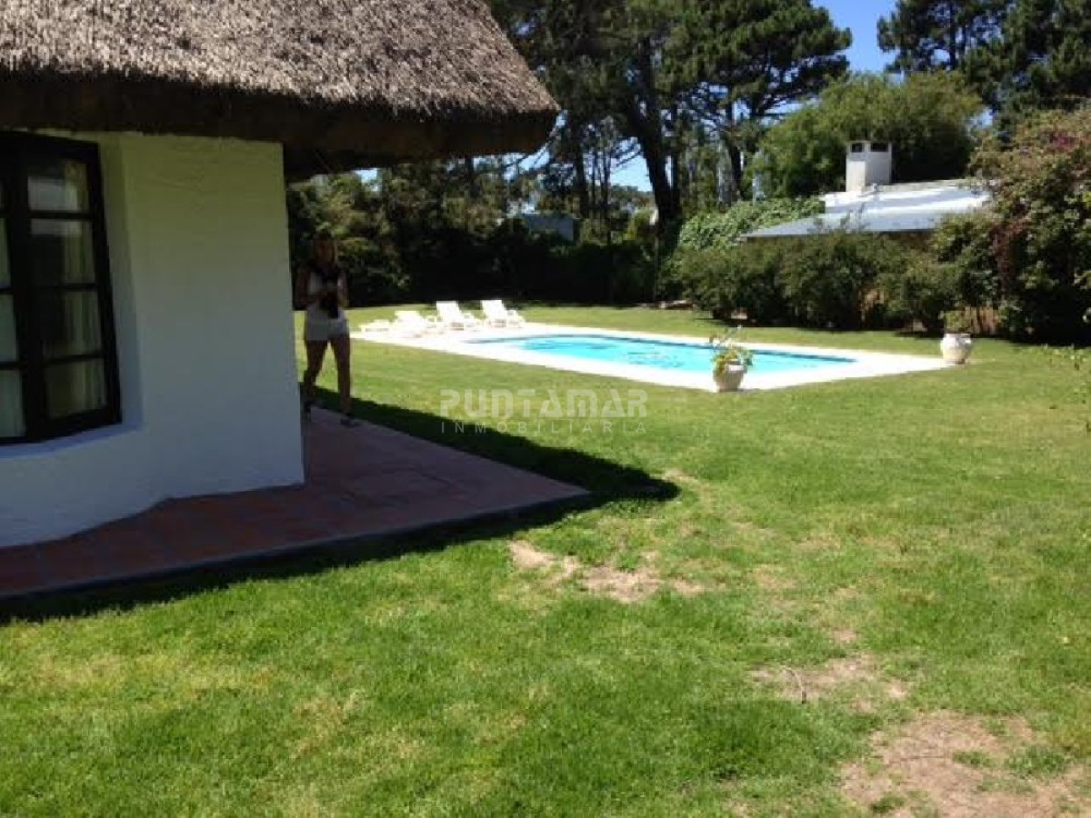 Casa ID.211121 - Casa en alquiler, Rincón del Indio con Piscina